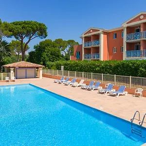 Lagrange Le Domaine Des Grands Pins 2*, Saint-Raphaël France